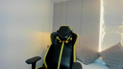 T I F F A N N Y online show from 7, 4, 2026