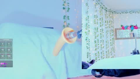 Snapshot of tiffanny_love__ chatting on 8, 11, 2025 Tiffanny online show from 8, 11, 2025