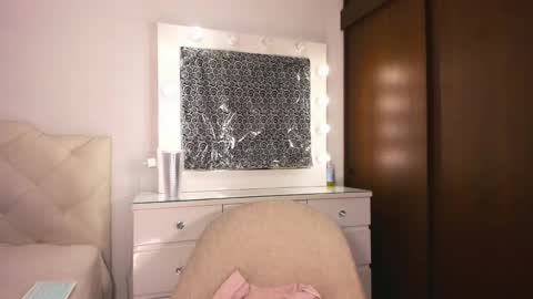 Snapshot of tiffanny_quinn chatting on 6, 2, 2026 Tiff online show from 6, 2, 2026