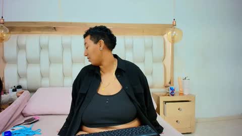 Tiffany and Stacy online show from 15, 2, 2026