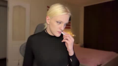 Amira online show from 15, 12, 2025