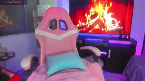 Tiffany Bela online show from 19, 2, 2025