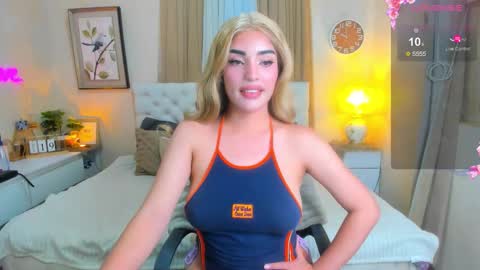 Snapshot of tiffany_cams chatting on 23, 10, 2025 Tiffany online show from 23, 10, 2025