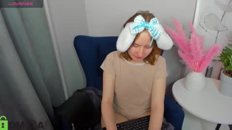 tiffany_roy online show from 28, 1, 2025