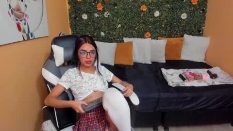 tiffany_sander online show from 4, 12, 2024