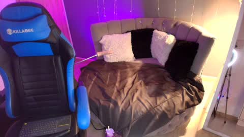 tiffany_sander online show from 30, 1, 2025