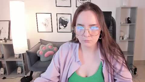 Snapshot of tiffanyglow chatting on 8, 7, 2026 tiffanyglow online show from 8, 7, 2026