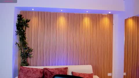 tiffanyhoustton online show from 28, 2, 2026