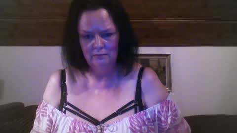 TiffanyMature online show from 8, 9, 2025