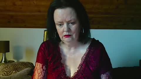 Snapshot of tiffanymature chatting on 18, 11, 2025 TiffanyMature online show from 18, 11, 2025