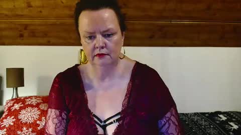 Snapshot of tiffanymature chatting on 26, 11, 2025 TiffanyMature online show from 26, 11, 2025