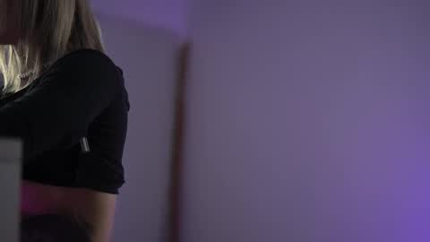 Snapshot of tiffanymaze chatting on 11, 10, 2025 Ilaria online show from 11, 10, 2025