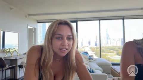 Snapshot of tiffstreatsxoxo chatting on 22, 9, 2025 Tiffstreatsxoxo online show from 22, 9, 2025