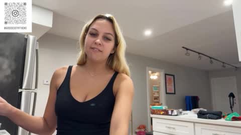 Tiffstreatsxoxo online show from 29, 10, 2025