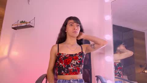 Snapshot of tiffvalentinee_ chatting on 28, 9, 2025 Tiffany  online show from 28, 9, 2025