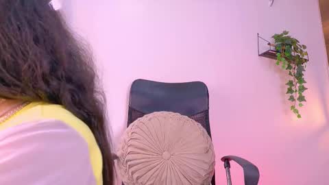 Snapshot of tiffvalentinee_ chatting on 13, 10, 2025 Tiffany  online show from 13, 10, 2025