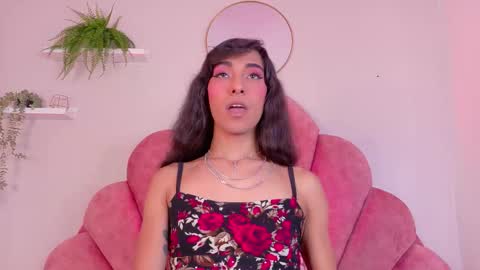 Snapshot of tiffvalentinee_ chatting on 14, 10, 2025 Tiffany  online show from 14, 10, 2025