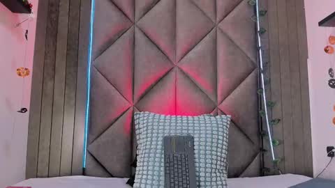 Snapshot of tiffvalentinee_ chatting on 25, 10, 2025 Tiffany  online show from 25, 10, 2025