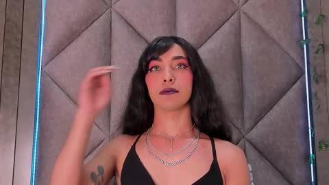 Snapshot of tiffvalentinee_ chatting on 27, 10, 2025 Tiffany  online show from 27, 10, 2025