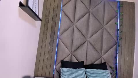 Snapshot of tiffvalentinee_ chatting on 1, 11, 2025 Tiffany online show from 1, 11, 2025