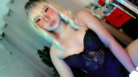 tight_elliana online show from 28, 6, 2026