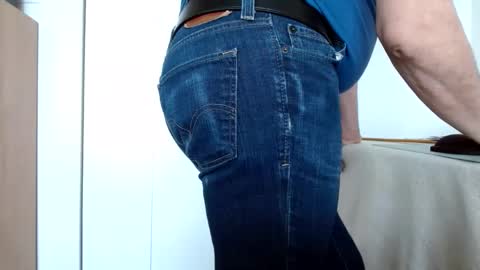 Snapshot of tightshortsspank chatting on 8, 3, 2025 Tightshortsspank online show from 8, 3, 2025