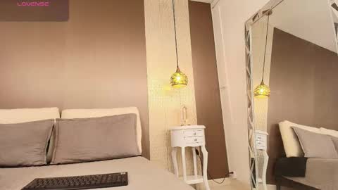 Snapshot of tiifany_baker chatting on 11, 9, 2025 T I F F A N Y online show from 11, 9, 2025