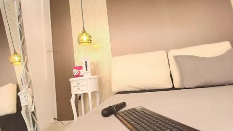 Snapshot of tiifany_baker chatting on 19, 9, 2025 T I F F A N Y online show from 19, 9, 2025