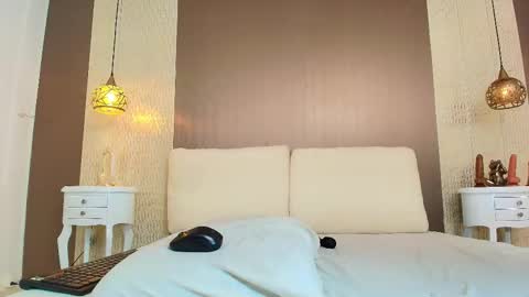 Snapshot of tiifany_baker chatting on 25, 11, 2025 T I F F A N Y online show from 25, 11, 2025