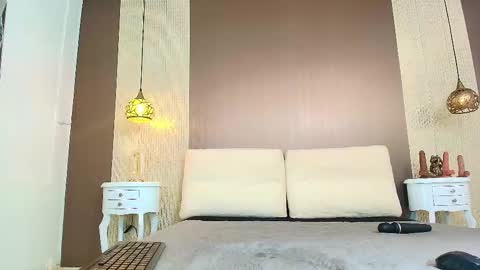 Snapshot of tiifany_baker chatting on 18, 12, 2025 T I F F A N Y online show from 18, 12, 2025