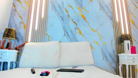 T I F F A N Y online show from 4, 4, 2026