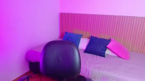 tiinajonus_ online show from 11, 2, 2026