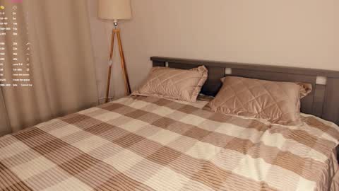 Snapshot of tilliecristello chatting on 23, 11, 2025 Elizabeth Elize online show from 23, 11, 2025