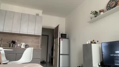 Kit kat online show from 2, 10, 2025