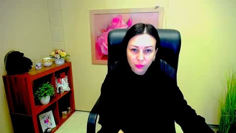 Luisa online show from 2, 1, 2025
