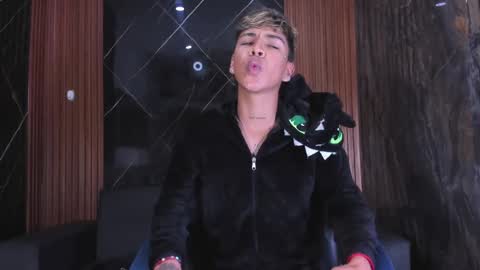 Snapshot of timmy_king777 chatting on 23, 11, 2025 Timmy King -. online show from 23, 11, 2025