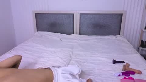 tina__kim online show from 30, 1, 2025
