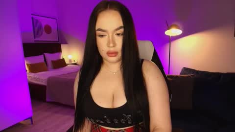 hi im curvy babyface girlie Tina online show from 25, 2, 2026