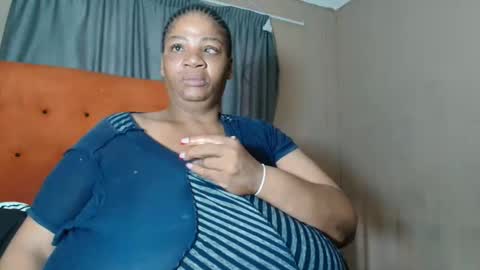 Snapshot of tinagiant chatting on 23, 2, 2026 tinagiant online show from 23, 2, 2026