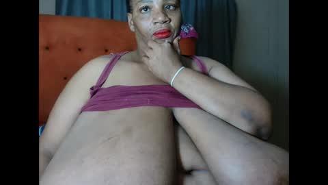 Snapshot of tinagiant chatting on 5, 3, 2026 tinagiant online show from 5, 3, 2026
