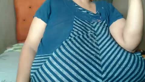 Snapshot of tinagiant chatting on 23, 3, 2026 tinagiant online show from 23, 3, 2026