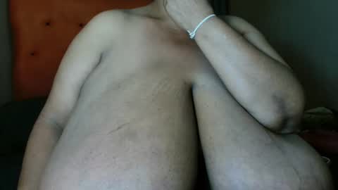 Snapshot of tinagiant chatting on 5, 4, 2026 tinagiant online show from 5, 4, 2026