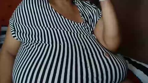 Snapshot of tinagiant chatting on 20, 4, 2026 tinagiant online show from 20, 4, 2026