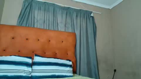 Snapshot of tinagiant chatting on 22, 4, 2026 tinagiant online show from 22, 4, 2026