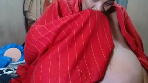 Snapshot of tinagiant chatting on 19, 5, 2026 tinagiant online show from 19, 5, 2026
