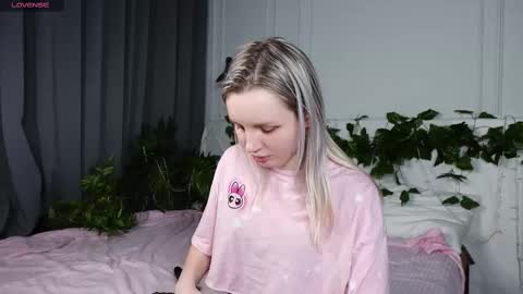 tinasiner online show from 12, 3, 2025