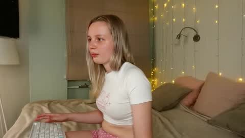 tinasiner online show from 19, 9, 2025