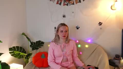 tinasiner online show from 17, 10, 2025