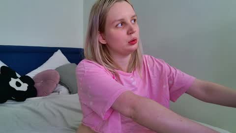 tinasiner online show from 4, 4, 2026