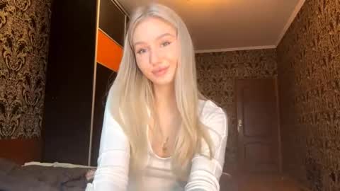 Crystalia online show from 3, 11, 2025